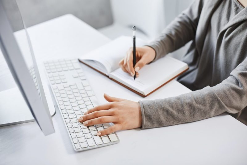 How to Write an Essay (Explanations and Steps for Composing an Essay)